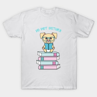 Do not disturb, cute dog reading T-Shirt